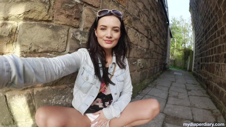 Faye Taylor: Outdoor Wetting
