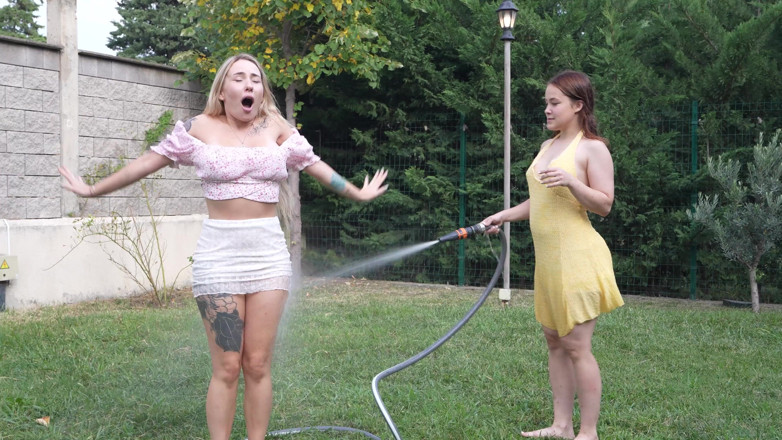 Nicole Murkovski: My Gardener Took Advantage of the Hot Spring Sets