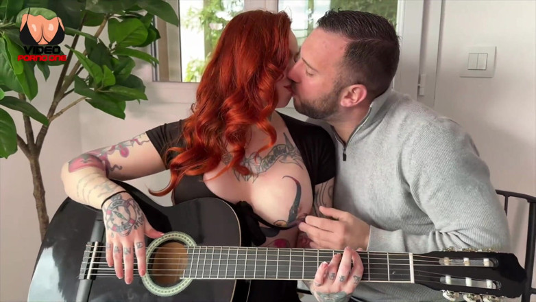 Video Porno One: Tôi nuốt tất cả từ giáo viên âm nhạc của mình!