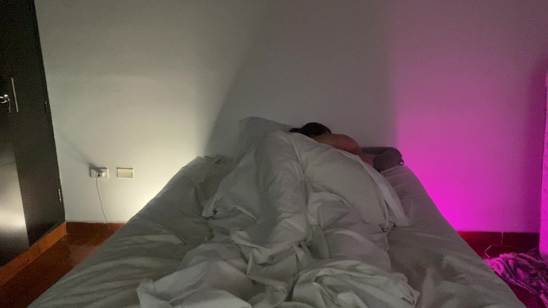 zoemelissa: Waktunya ngentot di ranjang!