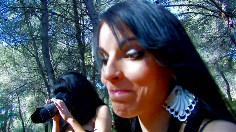 Dirty Amateurs: Outdoor actions with stunning chicks - DVD