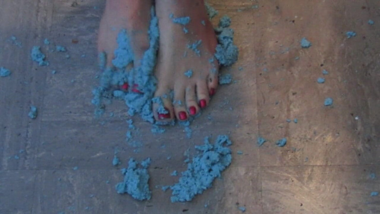 Lilly Disgrace: Squishing alginate