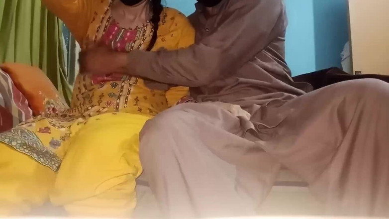 SHAKRATASNEEM: घर की सेक्सी हॉट रात की चुदाई