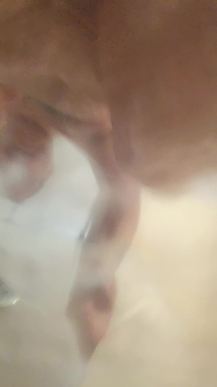 Caressonnous: クマはシャワーを浴びるつもりです