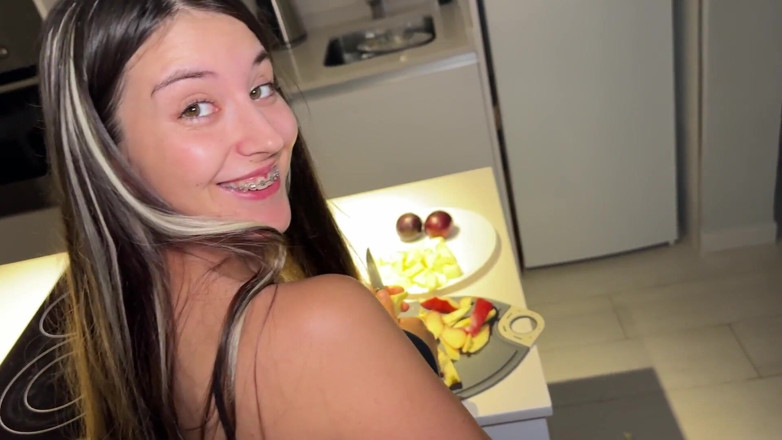 Sugary Kitty: Stiefbruer benutzt grob stiefschwein mund, wenn sie im kleinen höschen...