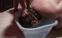 Femdom Austria: Pisando a cabeça do escravo na água