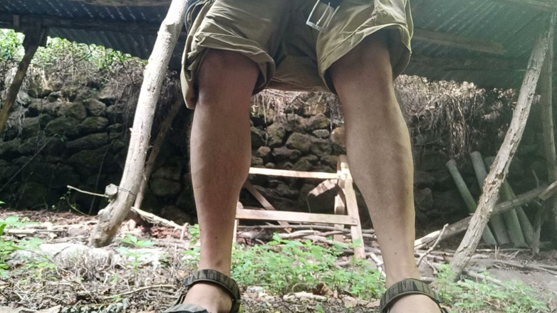 Kinky Guy: Pee Outdoors, Let's See if Someone Catch Me!