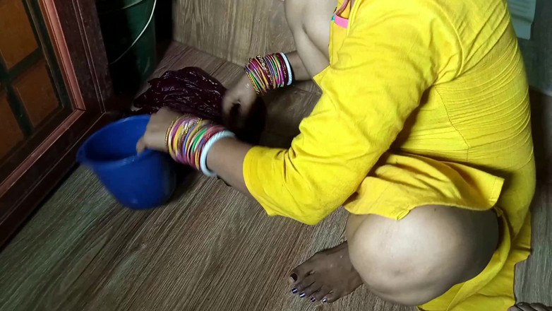 FireeCouple: Đụ người giúp việc trong phòng tắm