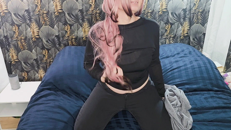 Sofy13: MILF Seksi Dildo Ini Dan Menggetarkan Vaginanya Basah