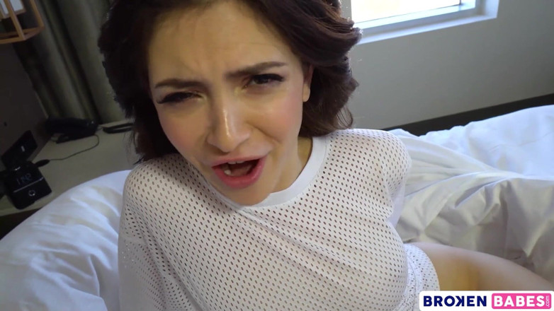 Broken babes: BrokenBabes - Stepsis Jane Wilde sdílí postel a její zadek