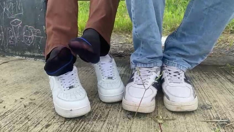 Mr Feet Colombia: 我们离开办公室，待在公园里，因为脚出汗很多