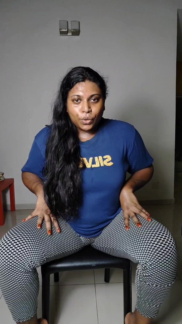 Ilariafajralilura: Chitti Ilaria coloca Ramesh em um saree e faz ele...