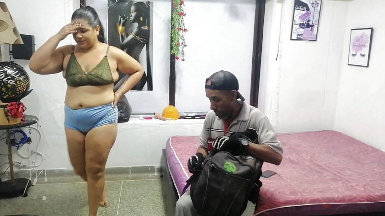 FLACO: Je baise avec le vieux qui me fait squirter avec...