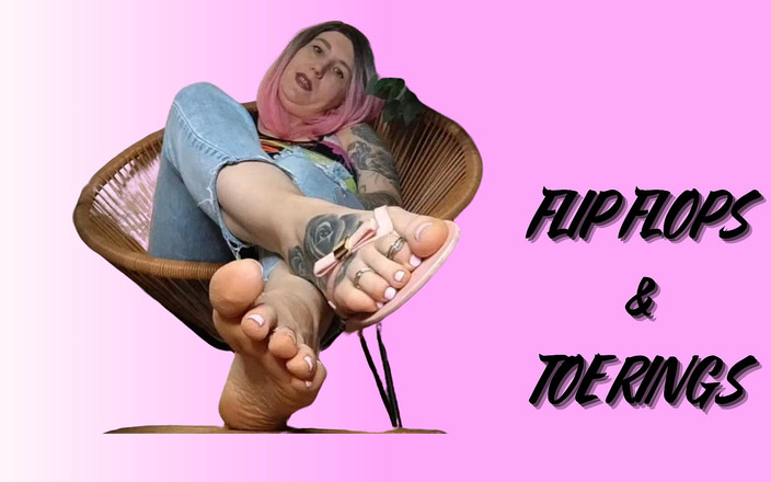 Lady_Angela: Lady Angela žabky, toe prsteny a blue jeans Femdom MILF