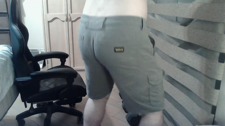Himbo_Fox: Hot Stud Goes Commando During Leg Day