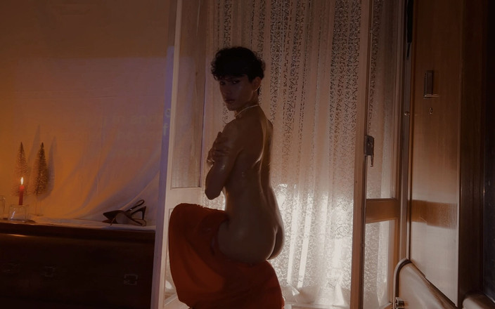 Artesensual: アダルトシネマトグラフィー:赤いドレス、ヒール、音楽、ヘッドフォン、PHS史上最高のブーム