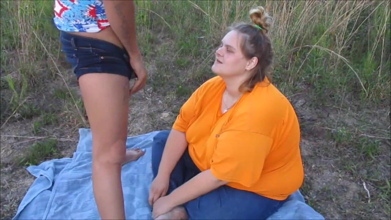 Sadee Rain: Real couple outdoors sex sucking Sadee &amp; getting breeding