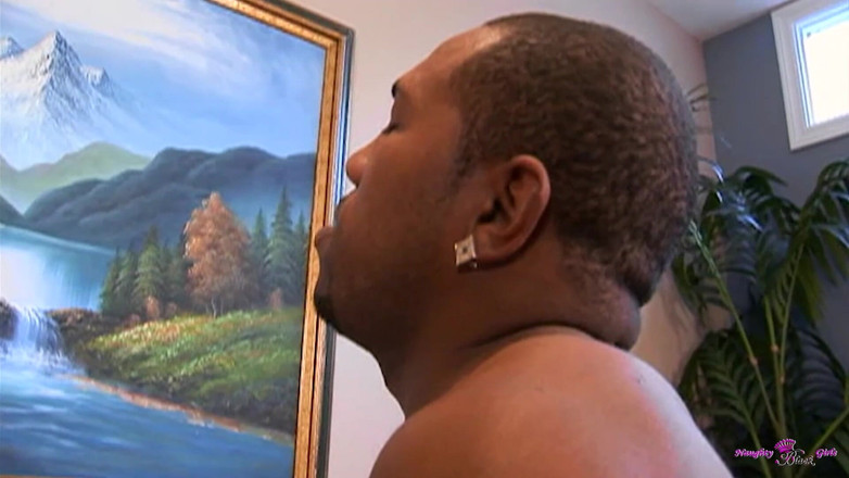 Naughty Black Girls: Una chica negra cachonda tatuada obtiene su coño destruido por...