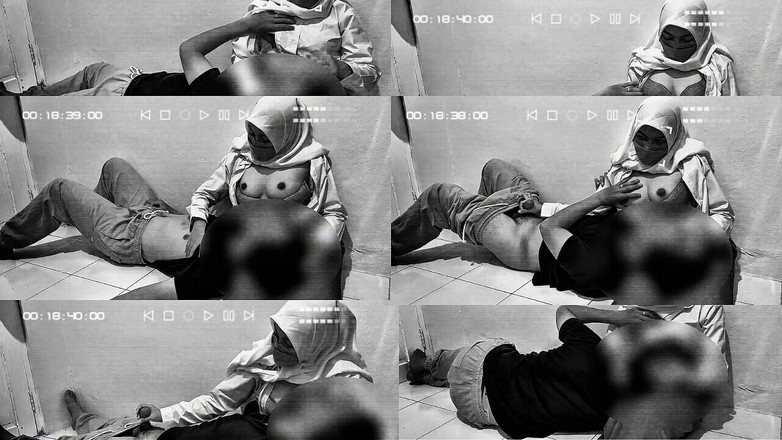 Hamster_Ball: Damner! Pris en vidéo, une étudiante malaisienne se fait branlette dans...