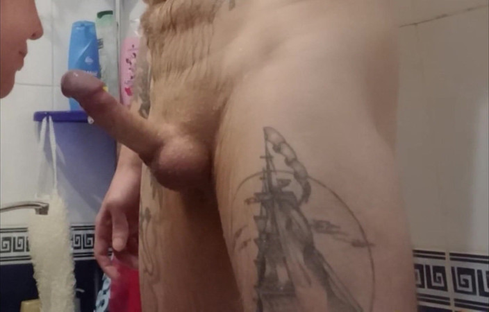 Zona901: I caught my stepson in the shower and helped him...