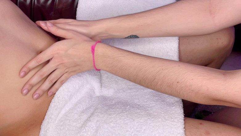 CoralTrip: Bg - tukang urut dengan lengan berbulu