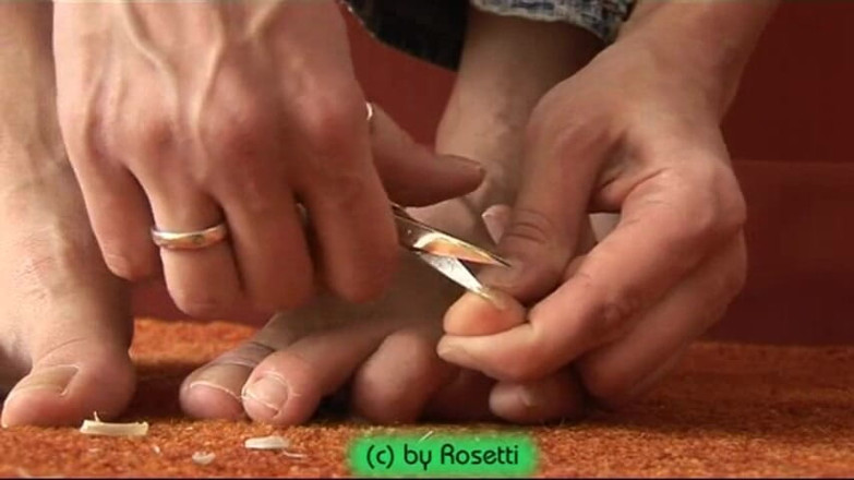 Doris Distel: Cut nails on my sexy feet