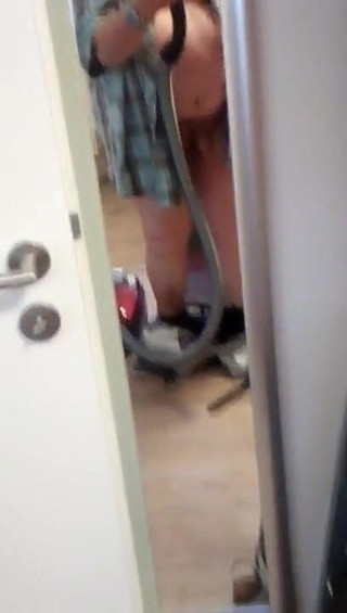 Karlchengeil: Me and Vacuuming Fun