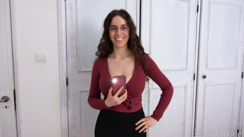 ElizaTheModel: Колега змушений роздягати одягнені жінки, голі чоловіки