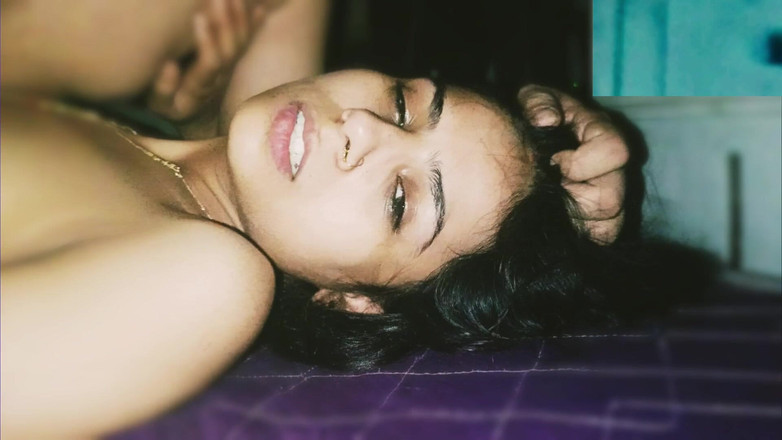 Hot Sis: ラティカクソホットとハードコアはもっと必要