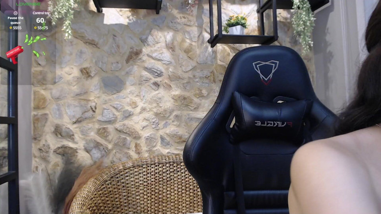 Adhara Hamilton: Ukaž nahou kundičku štíhlou latinskoamerickou dívku s nadměrnou vagínou