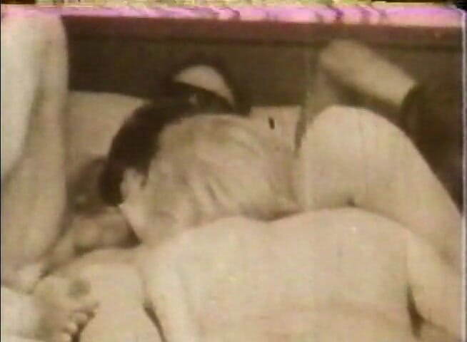 Alfacontent: Vintage sluts sharing dick in reverse gangbang action