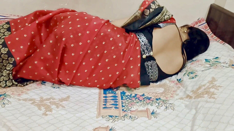 Bplove: 热辣漂亮的新婚妻子纱丽浪漫和啪 第1部分