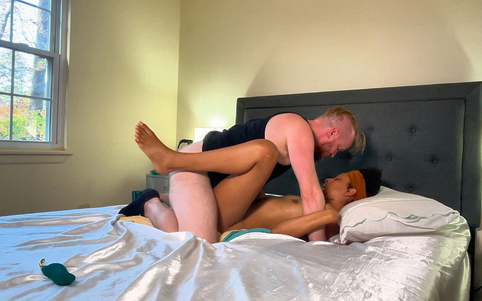 Pink Foxx: 흑인 대물 자지에게 따먹히는 핫한 마누라