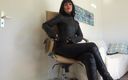 Lady Victoria Valente: Leather mistress in leather outfit: zippering fetish