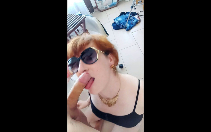 RedLili: Рыжий транс сосет красивый член