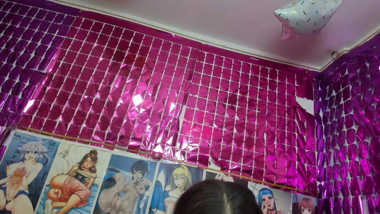 Ariana Unicorn: Îmi place să-ți dau în față.