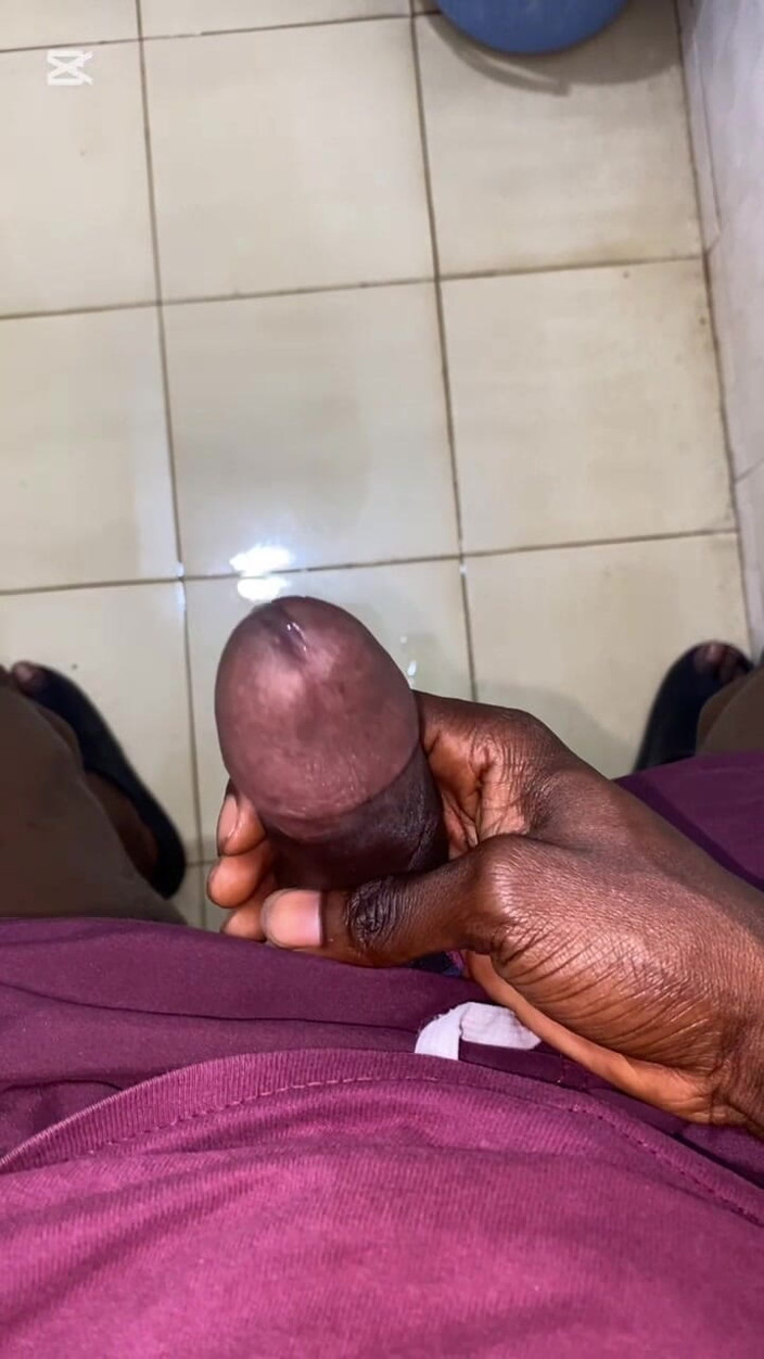 Slimniqqa: Shooting a Huge Cumload