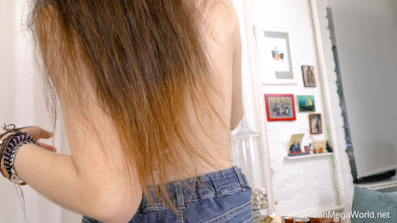 Teen Mega World: Babes orgasme selepas teh