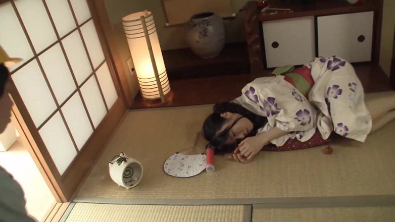 EAGLE Global: A Lady in Yukata: the Season of Eros
