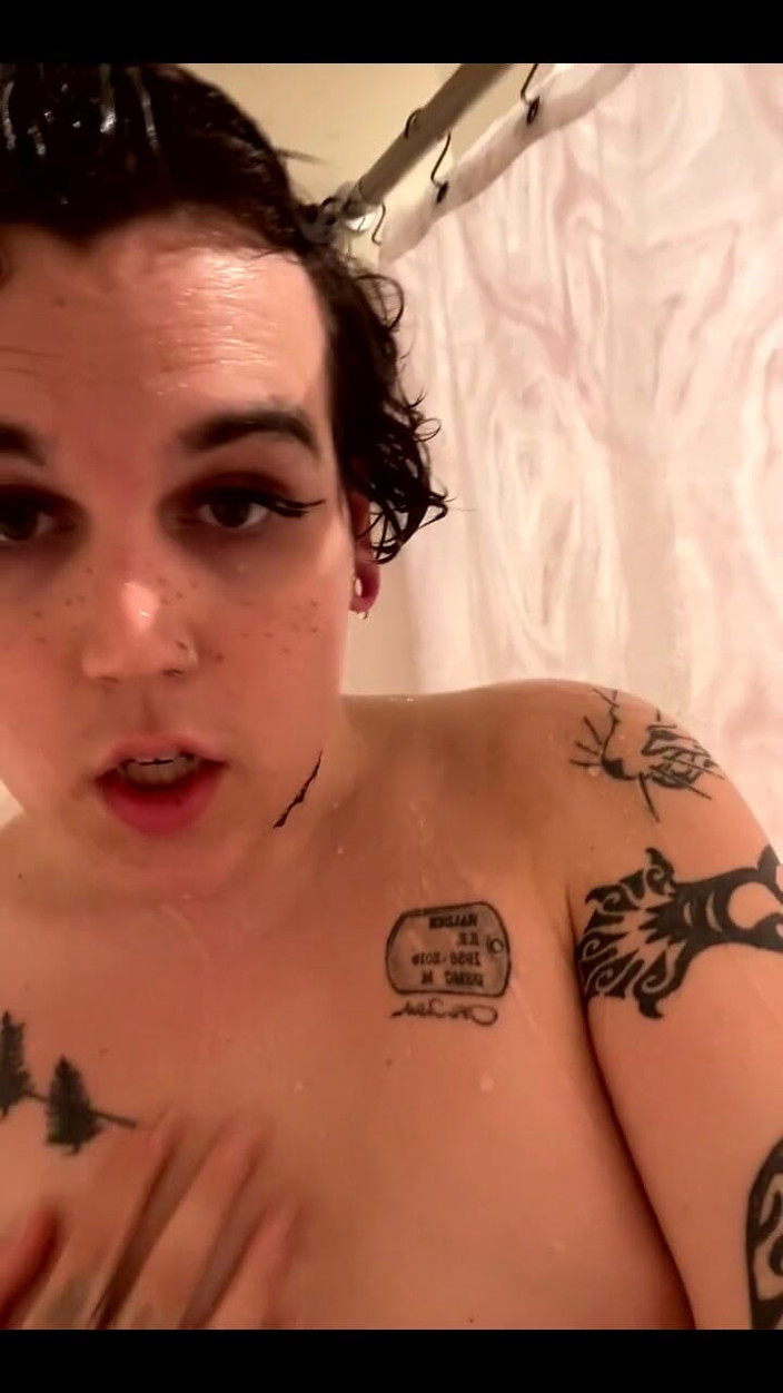 Lil Puddles: Ti voglio nella mia doccia così ti posso destreggiare il...