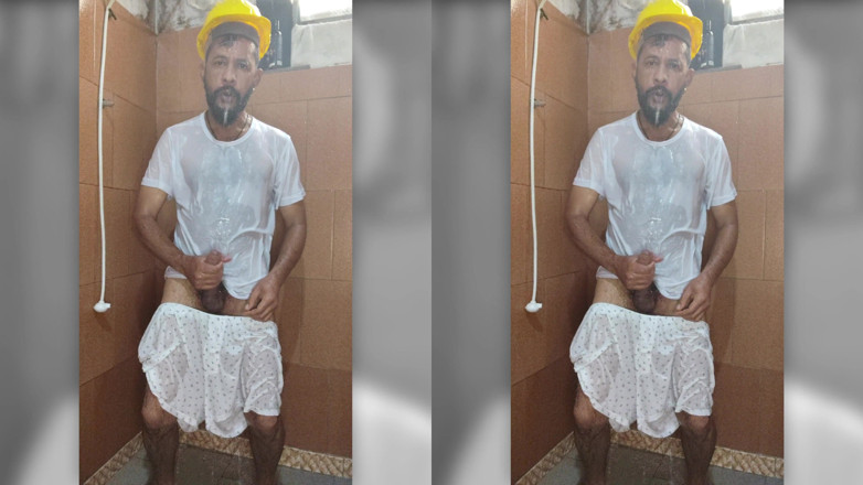 Stink HairyMale: Jerking off at bathing