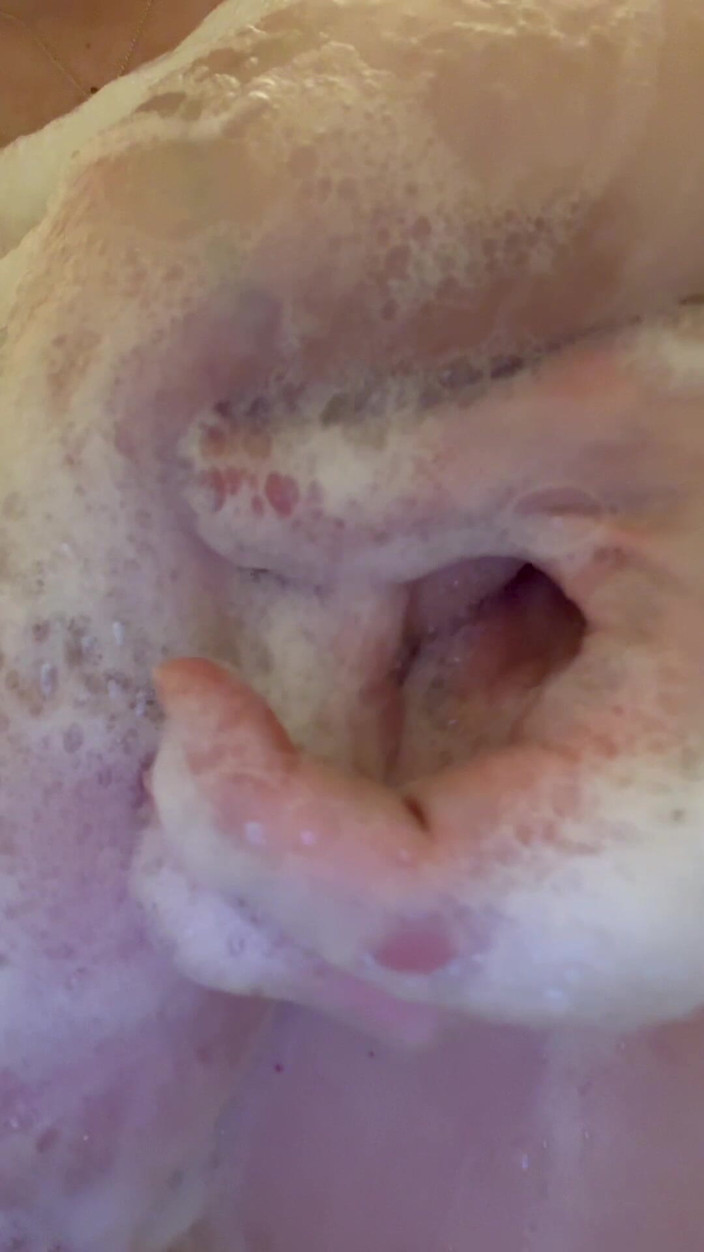 BlueEyesNoLies: Liebe mich und wichs auf meine massiven brüste!