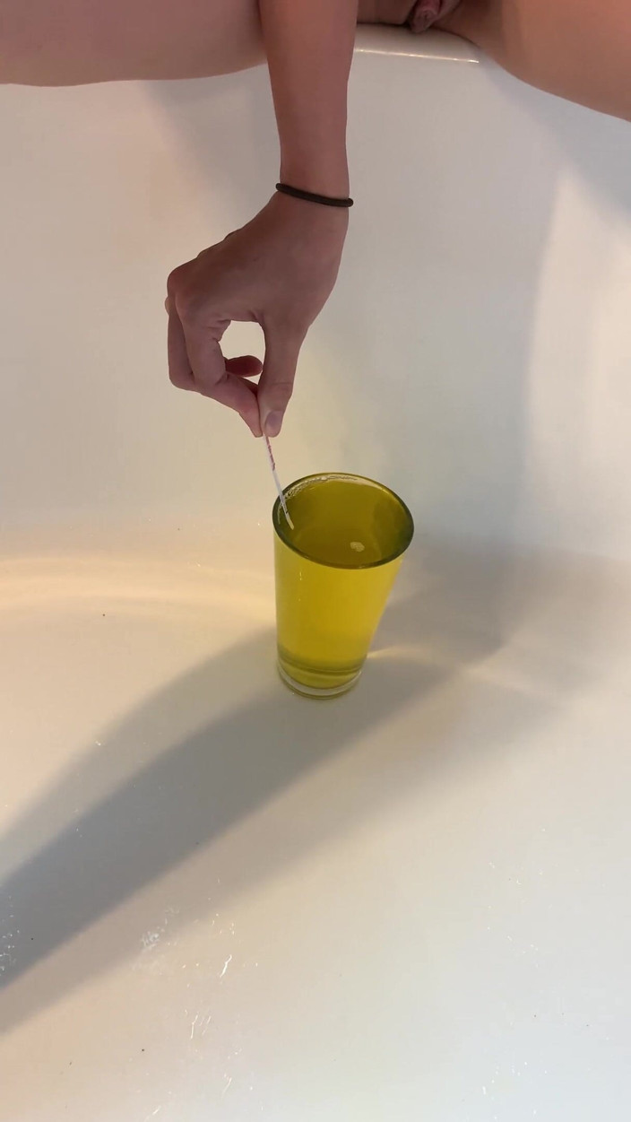 Priscilla Johnson: Pregnant Priss peeing and taking a pregnancy test