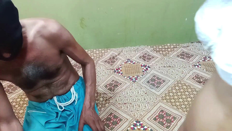 MehwishButt: Người hầu nhà đụ bà của anh ấy và đút con cặc lớn...