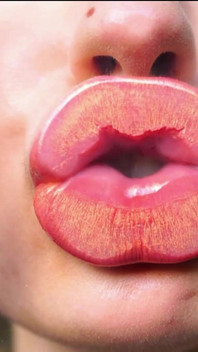 Sensual Golden Melting Kiss