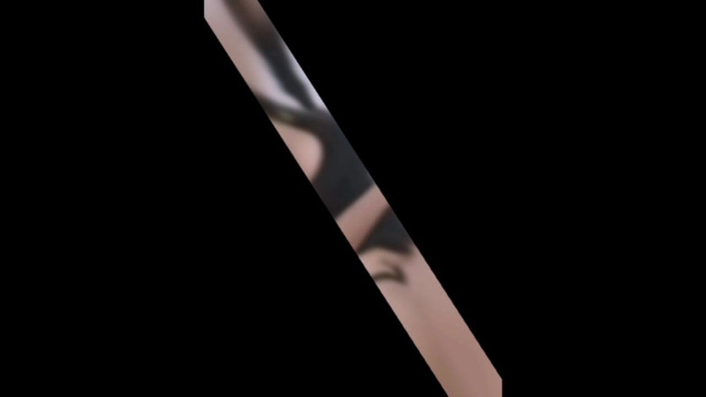 Adribella69: 変態な継母は、家を掃除するときに大きなお尻を見せるのが好きです