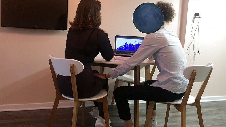 Good_view: Nová sekretářka dostala práci pro sex