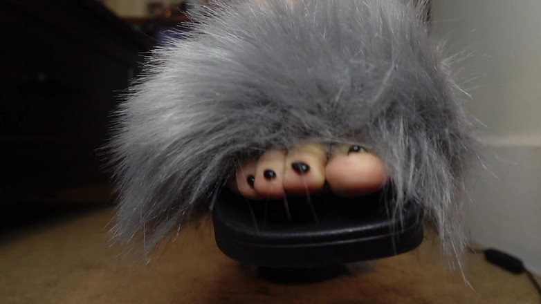 Raven Willow: Ztrácí se ve fantazii zuřivé skluzavky hladící tvého ptáka