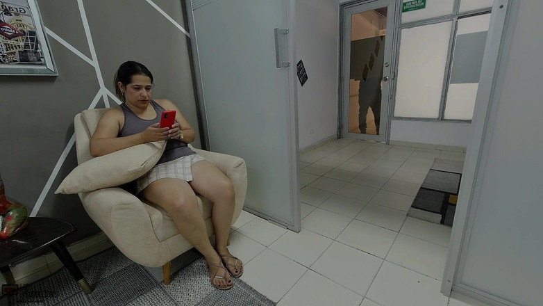 markus: 服务技师来修理冰箱，他的钱在我的阴户里射精