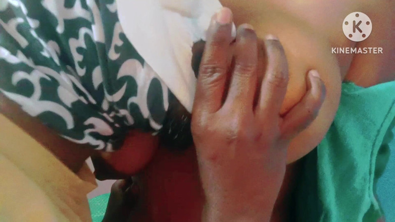 Sweethoneybgl: Ogromne Indian Desi Loszka ssanie i sutek gryzienie z bliska...